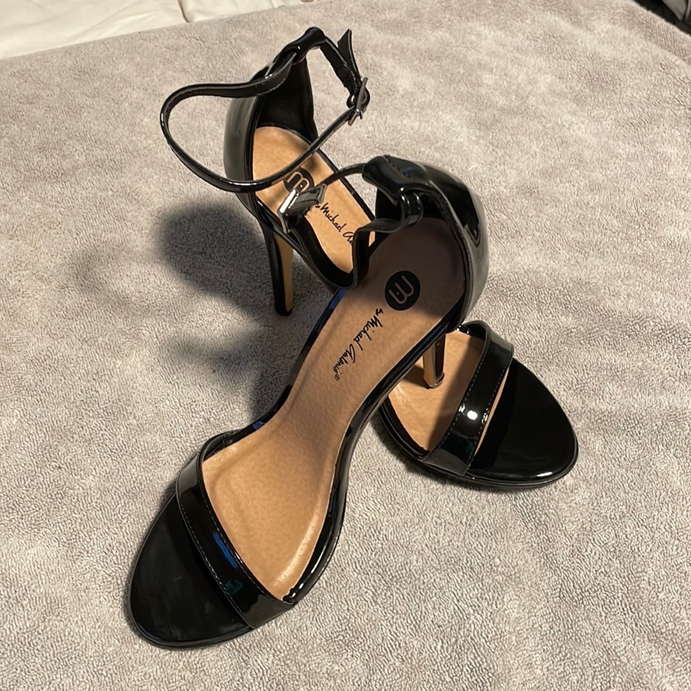 Womens black heels